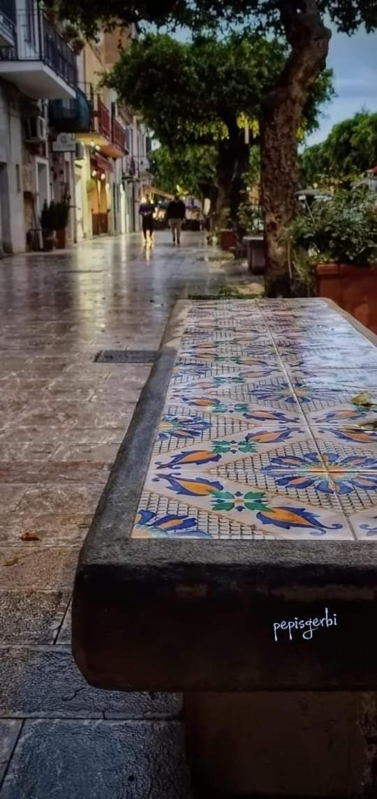 Umberto 25 Bed & Breakfast Santo Stefano di Camastra Dış mekan fotoğraf