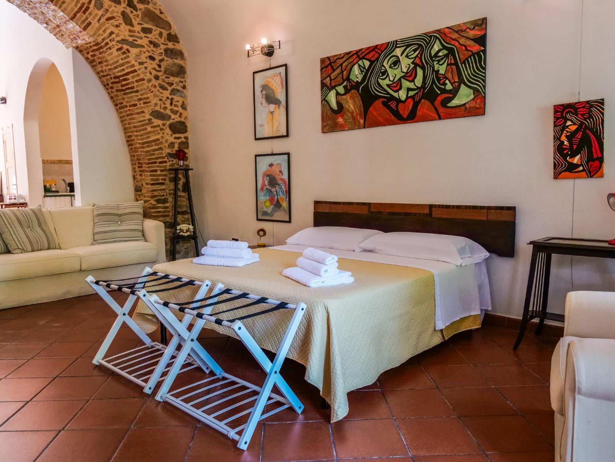 Umberto 25 Bed & Breakfast Santo Stefano di Camastra Dış mekan fotoğraf